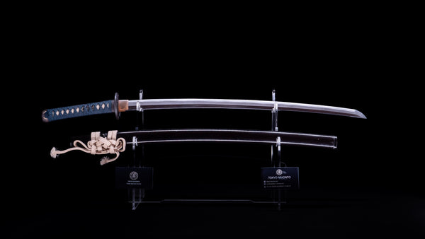 Antikes japanisches Katana mit Sukashi-Tsuba im Blattmotiv